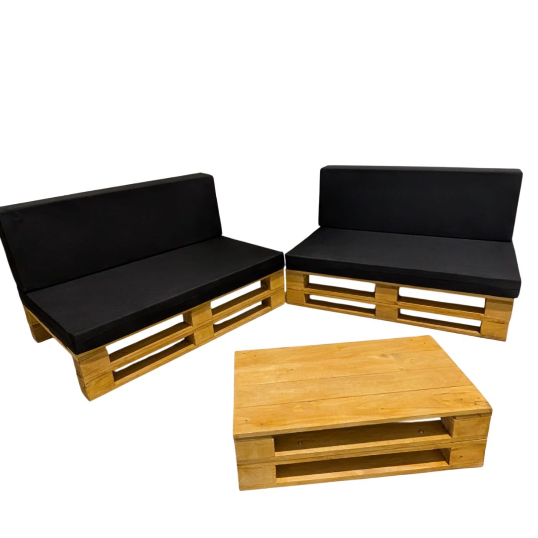conjunto de sofás de palets y mesa